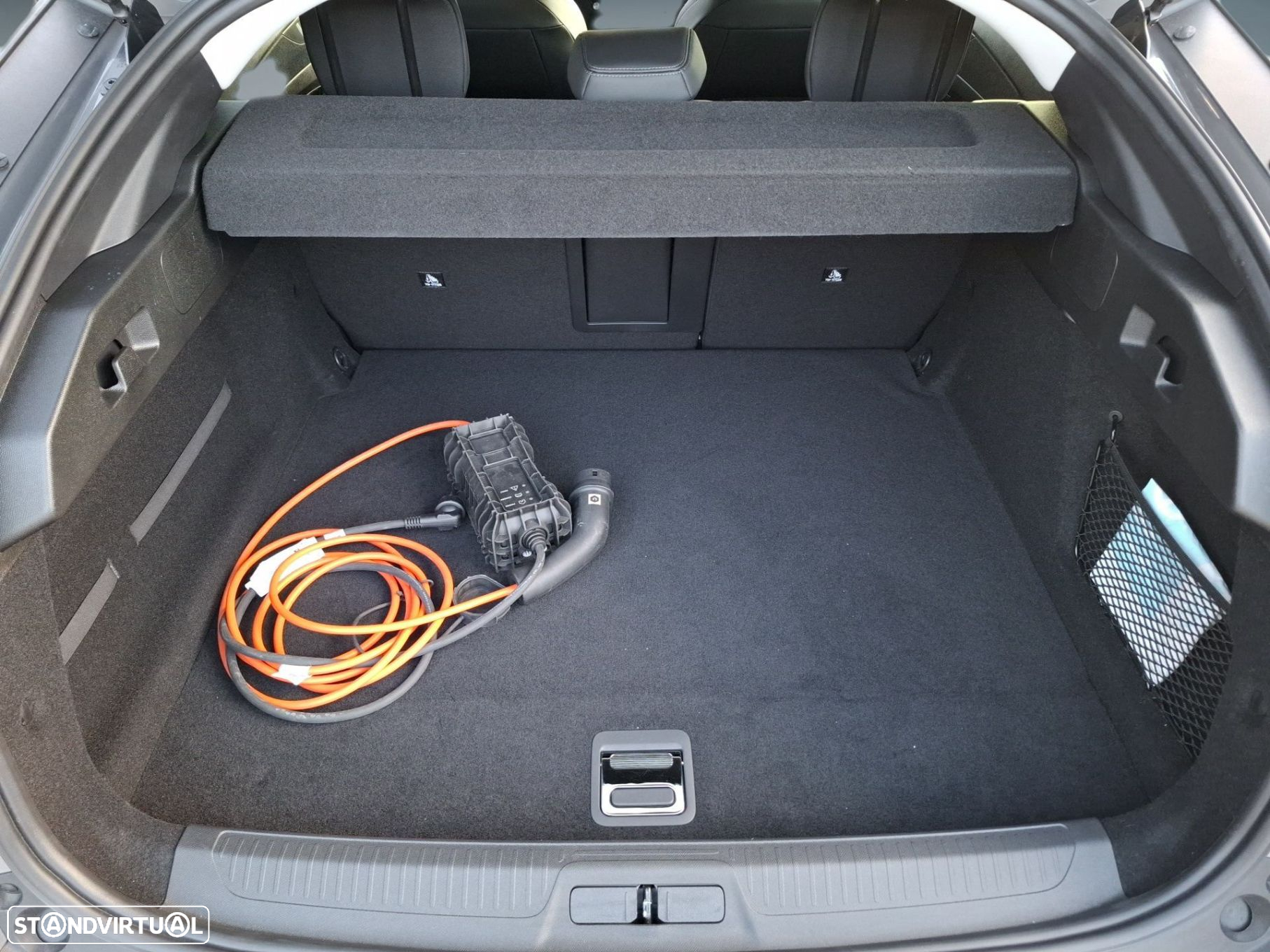 Peugeot 408 1.6 Hybrid Allure e-EAT8 - 23