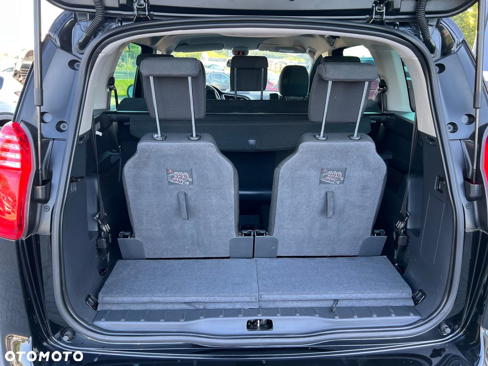 Peugeot 5008 1.2 PureTech Allure S&S - 22