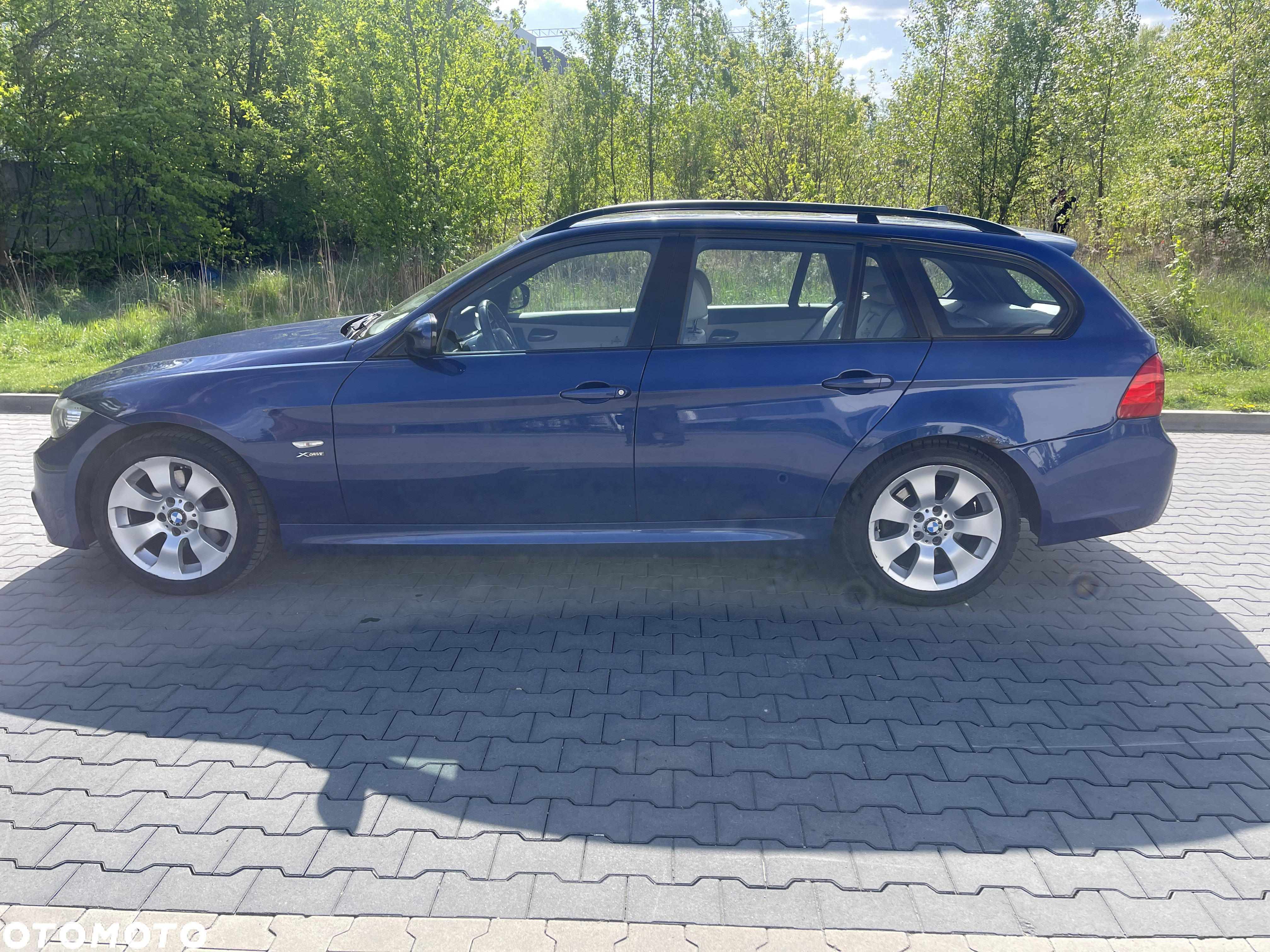 BMW Seria 3 320d xDrive DPF Touring - 2