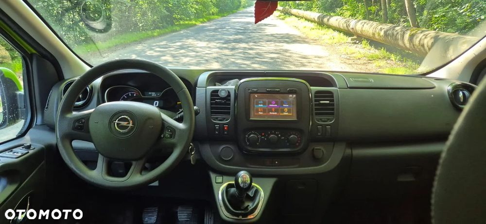 Opel Vivaro - 8