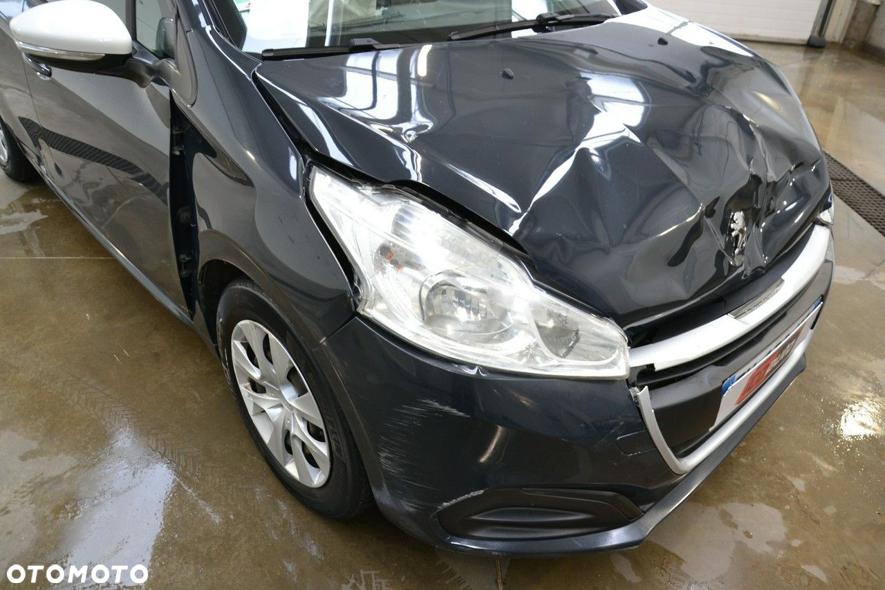 Peugeot 208 - 12