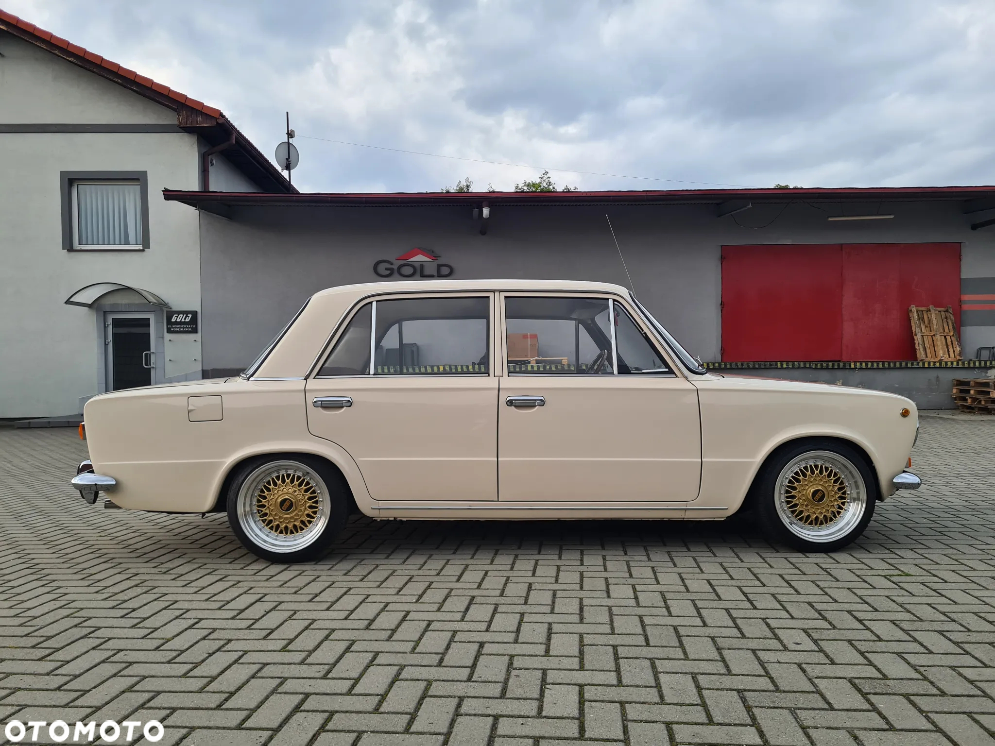 Uaz Inny - 4