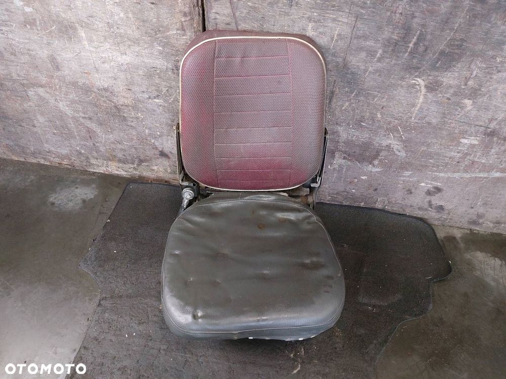 FOTEL LEWY PRZÓD KAMAZ 5320 I - 1