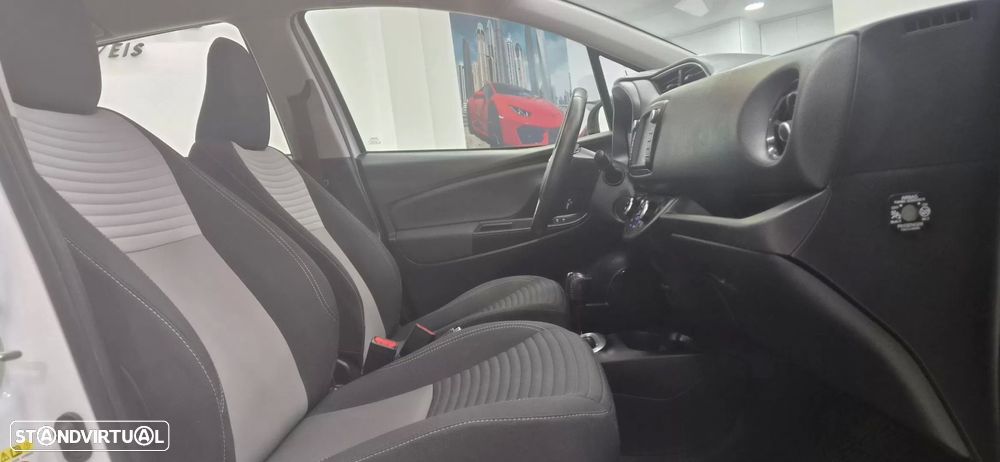 Toyota Yaris 1.5 HSD Comfort+P.Style - 36