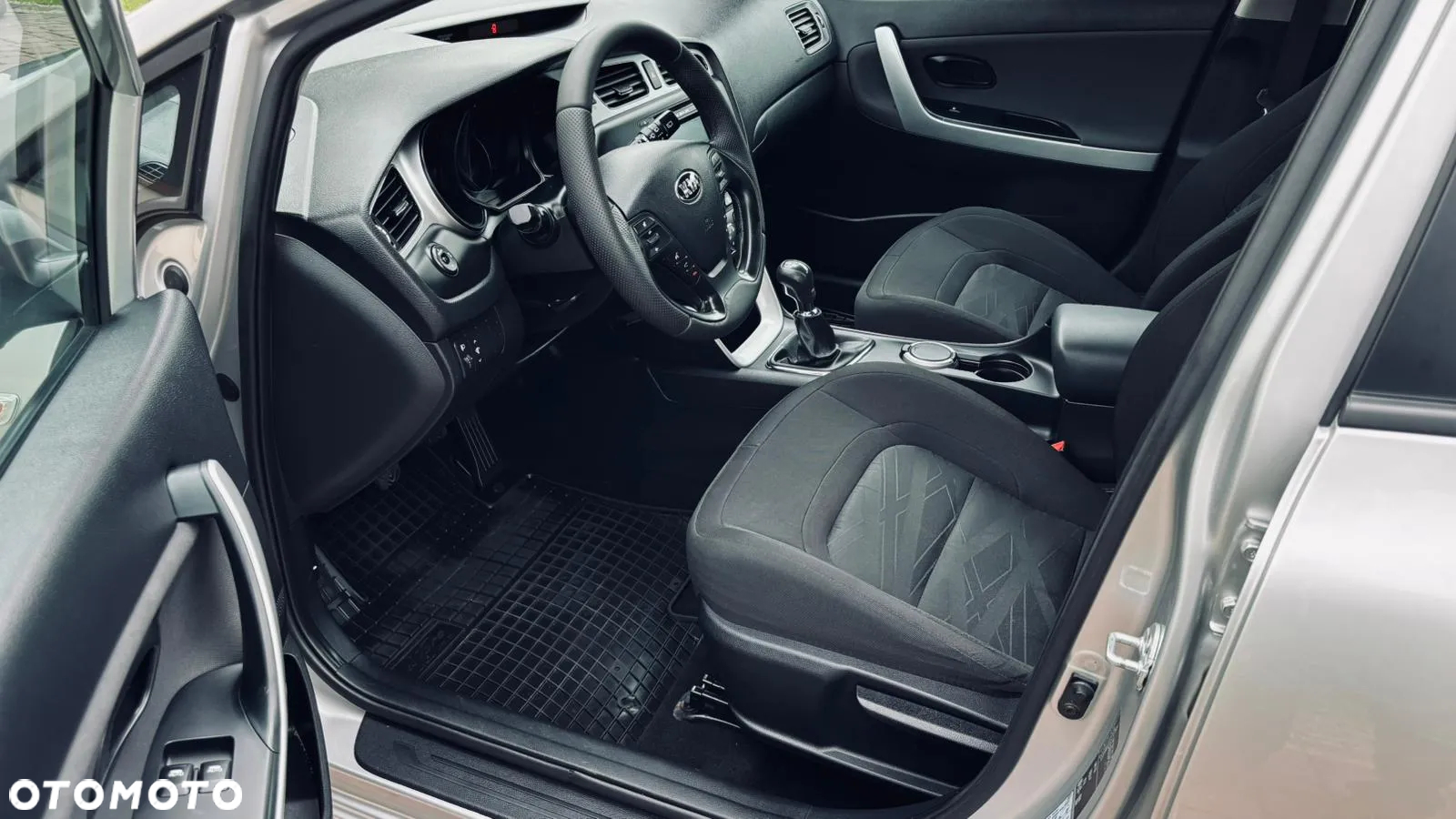 Kia Ceed - 31