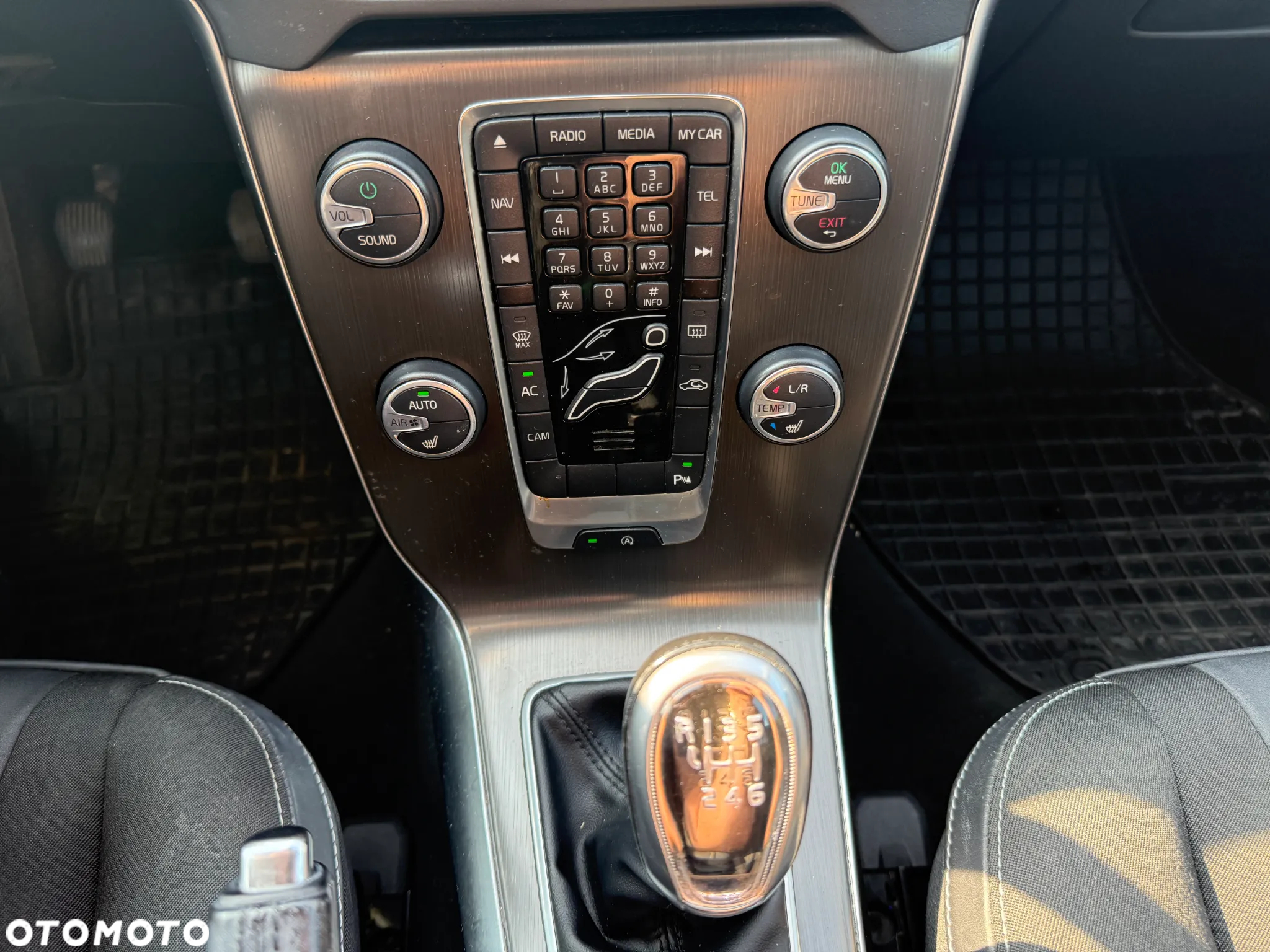 Volvo V40 D2 Summum - 17