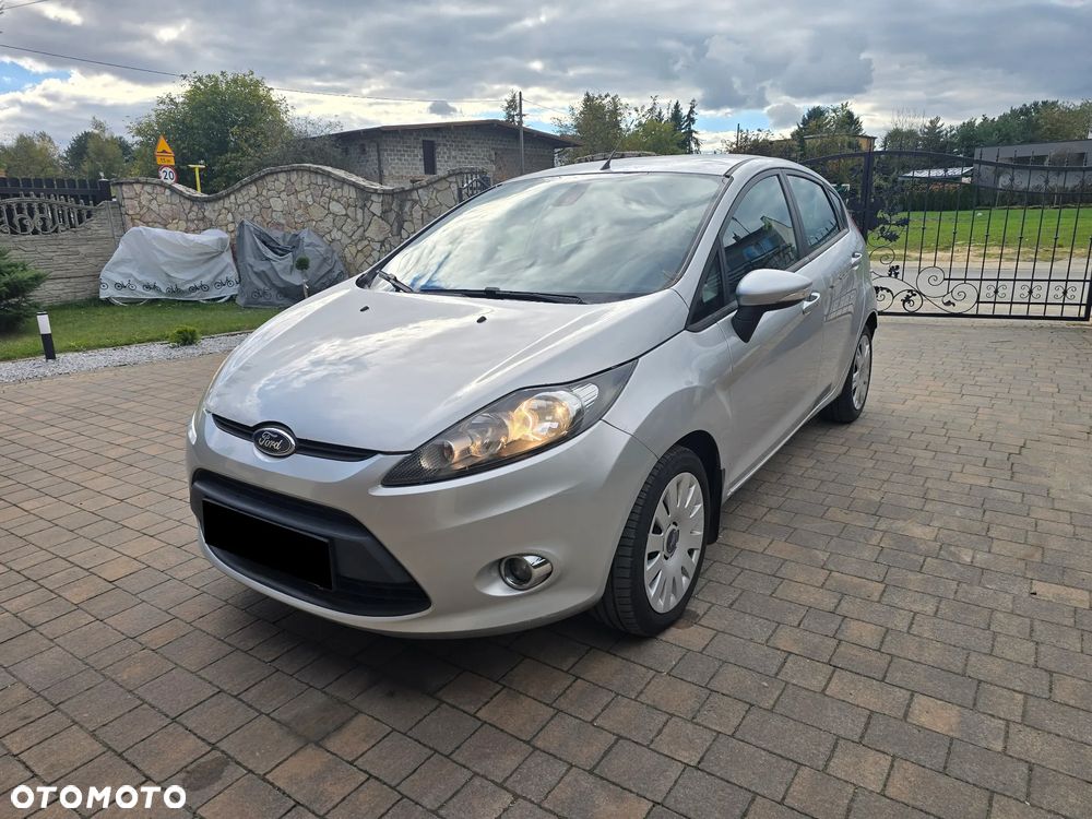 Ford Fiesta 2012 photo 2