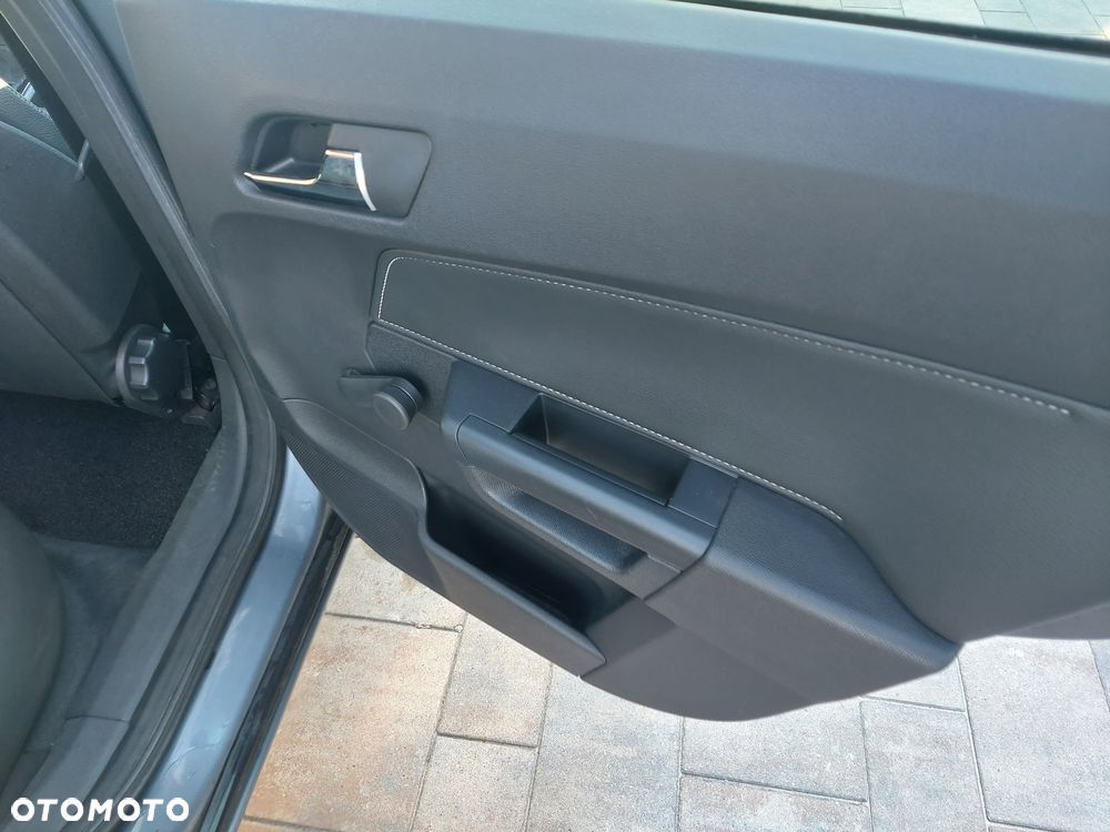 Opel Astra III 1.7 CDTI Cosmo - 17