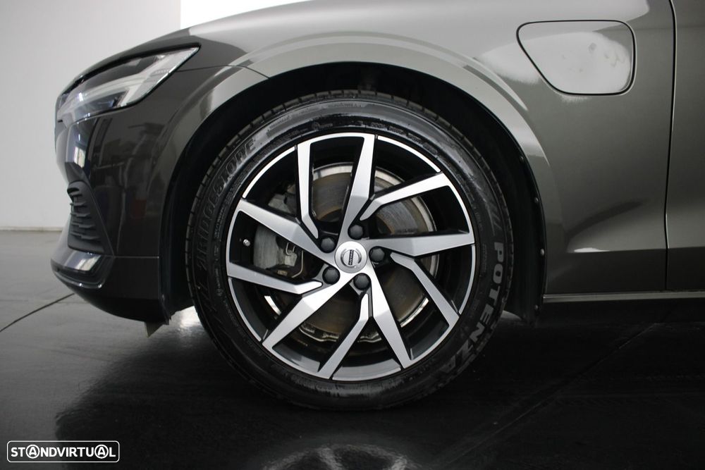 Volvo V60 2.0 T8 AWD TE Momentum Plus - 30