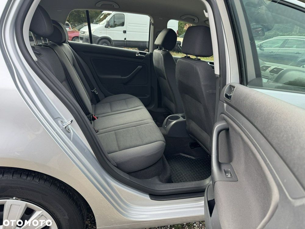 Volkswagen Golf - 16