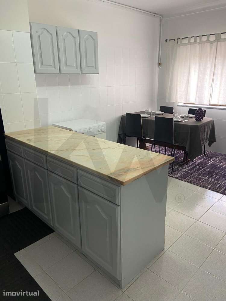 Apartamento T2 transformado em T4 com garagem, São Martinho do Bispo, - Grande imagem: 2/10