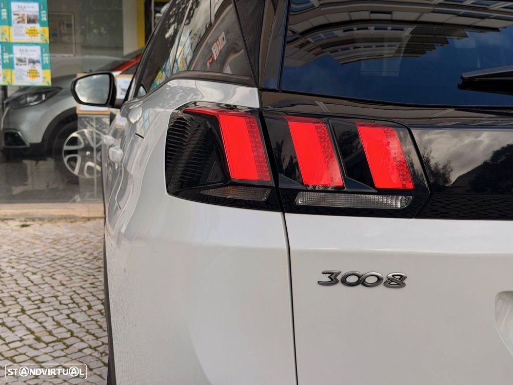 Peugeot 3008 1.6 Hybrid Allure Pack e-EAT8 - 18