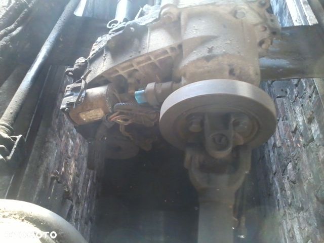 SSANGYONG MUSSO LKW DAWCA CZĘŚCI ŚRUBA 2.9D - 5