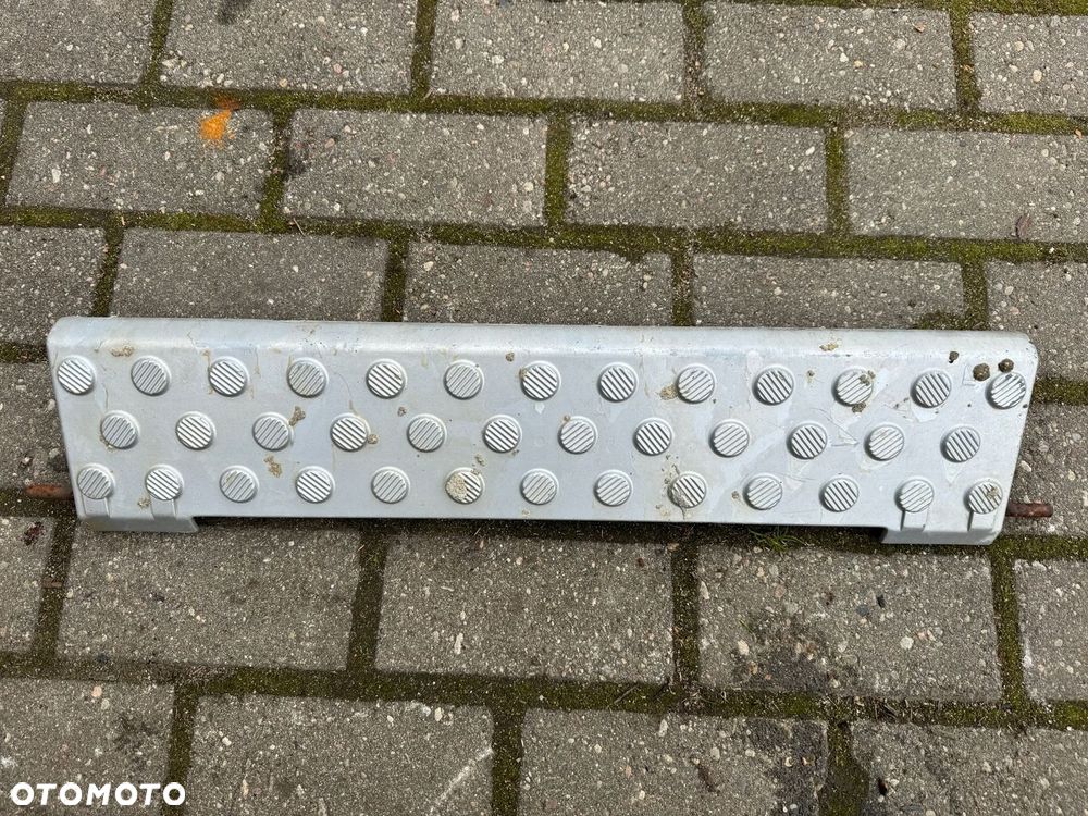 Stopień zderzaka środkowy Mercedes Axor Atego A9448800105