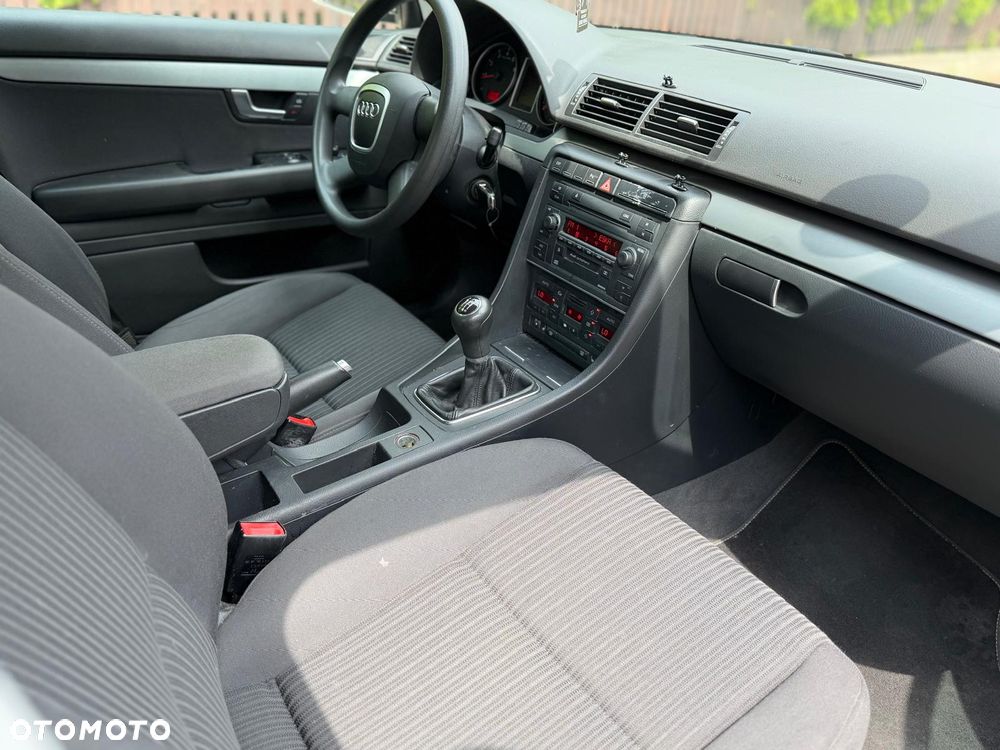 Audi A4 Limousine - 24