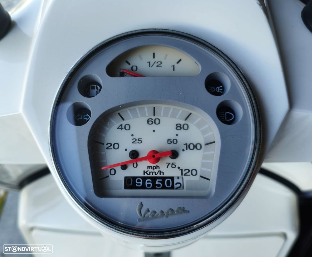 Piaggio Vespa PX Aniversário 150 - 6