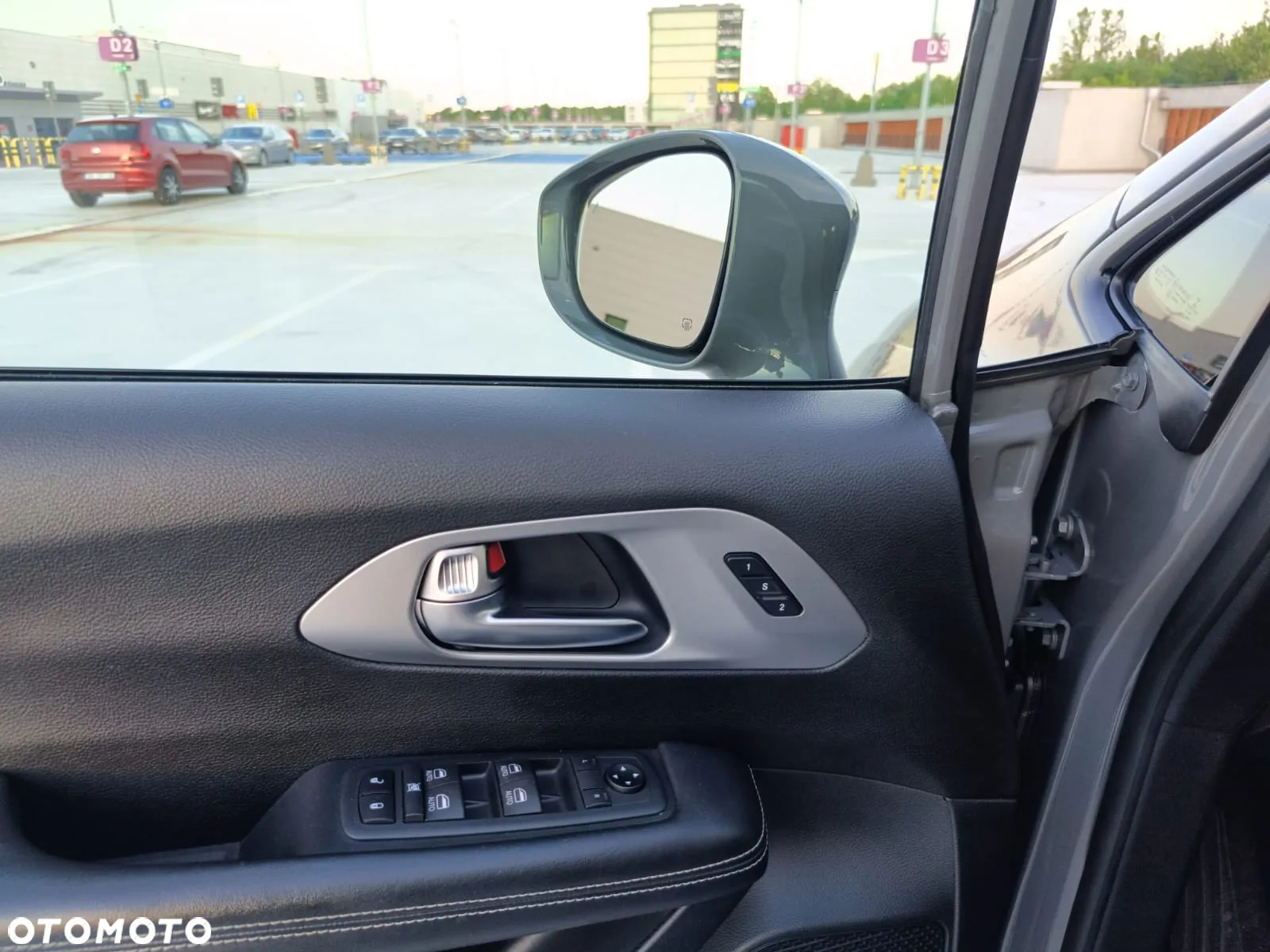 Chrysler Pacifica - 28