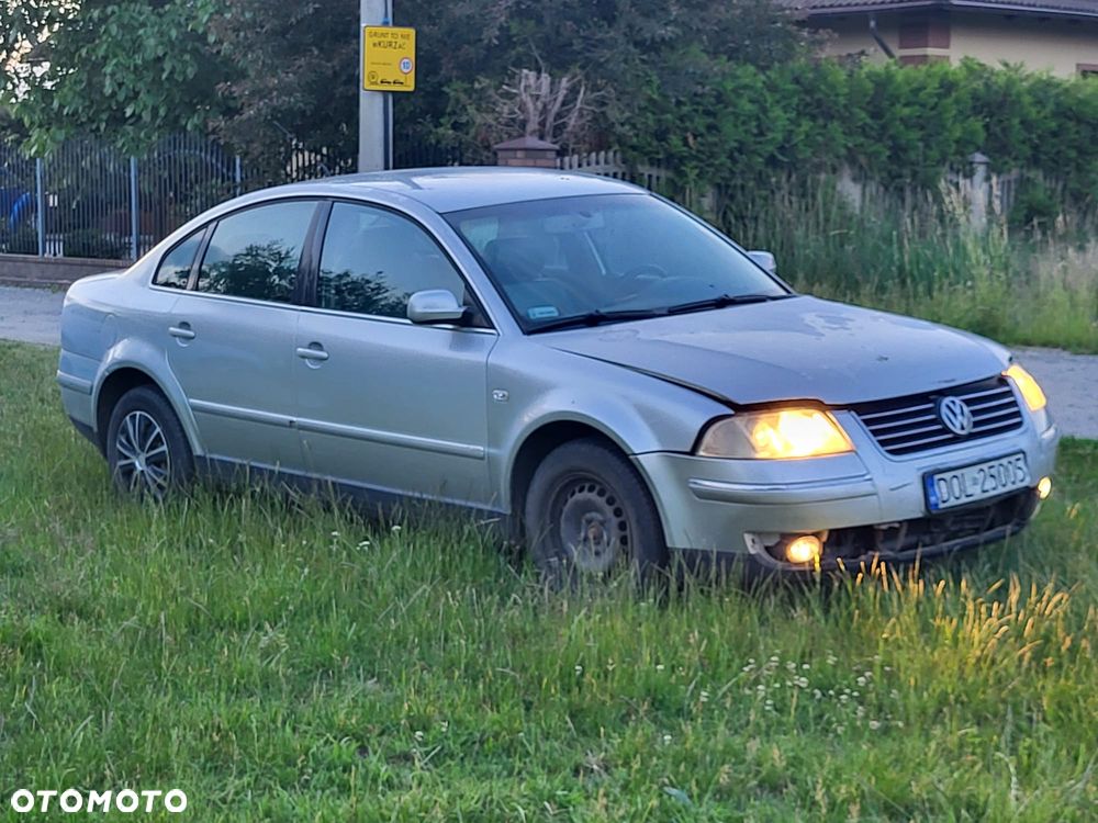 Volkswagen Passat 1.9 TDI Highline - 2