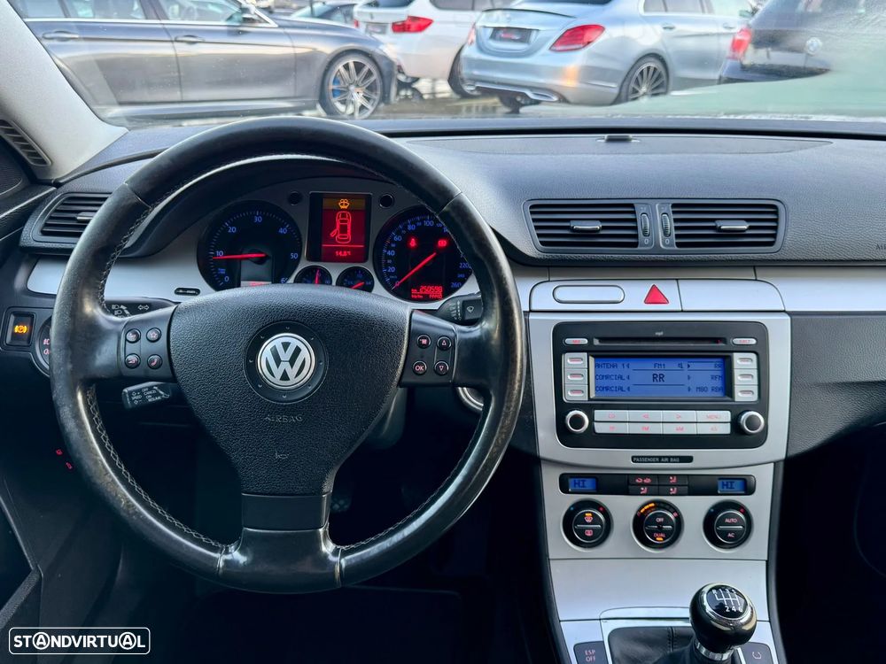 VW Passat 2.0 TDI Highline - 12