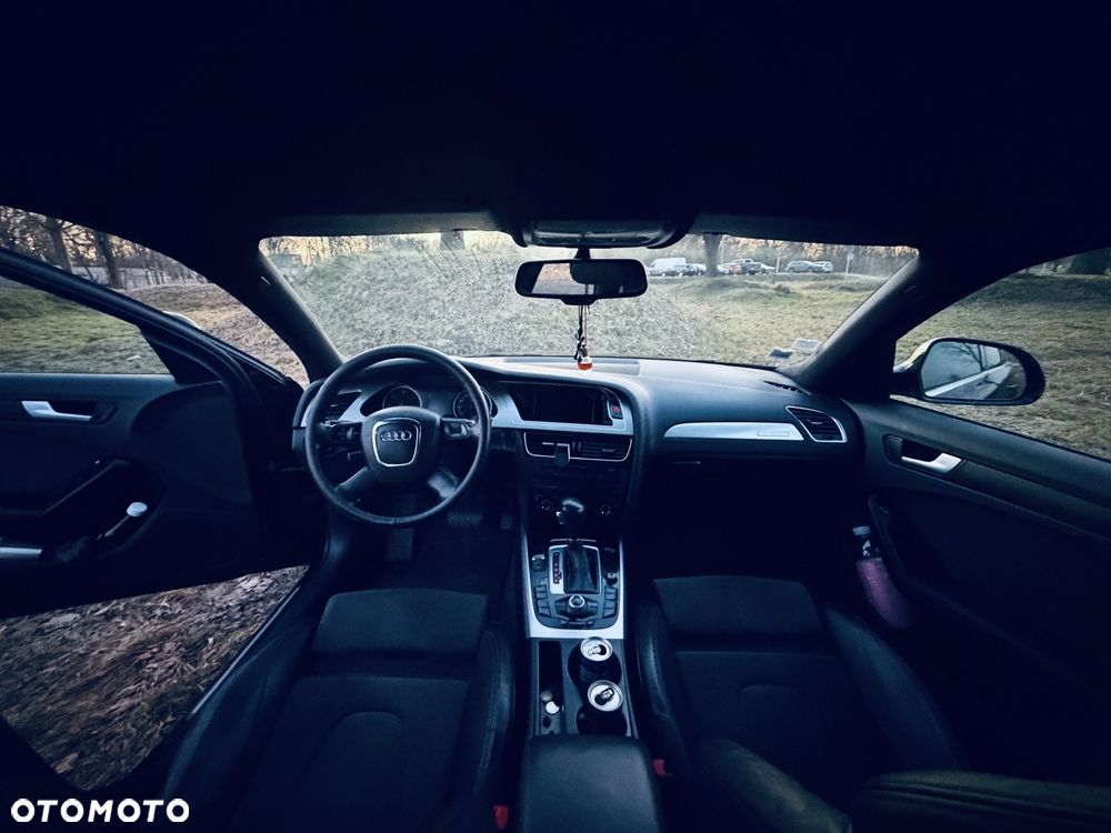 Audi A4 Limousine - 9