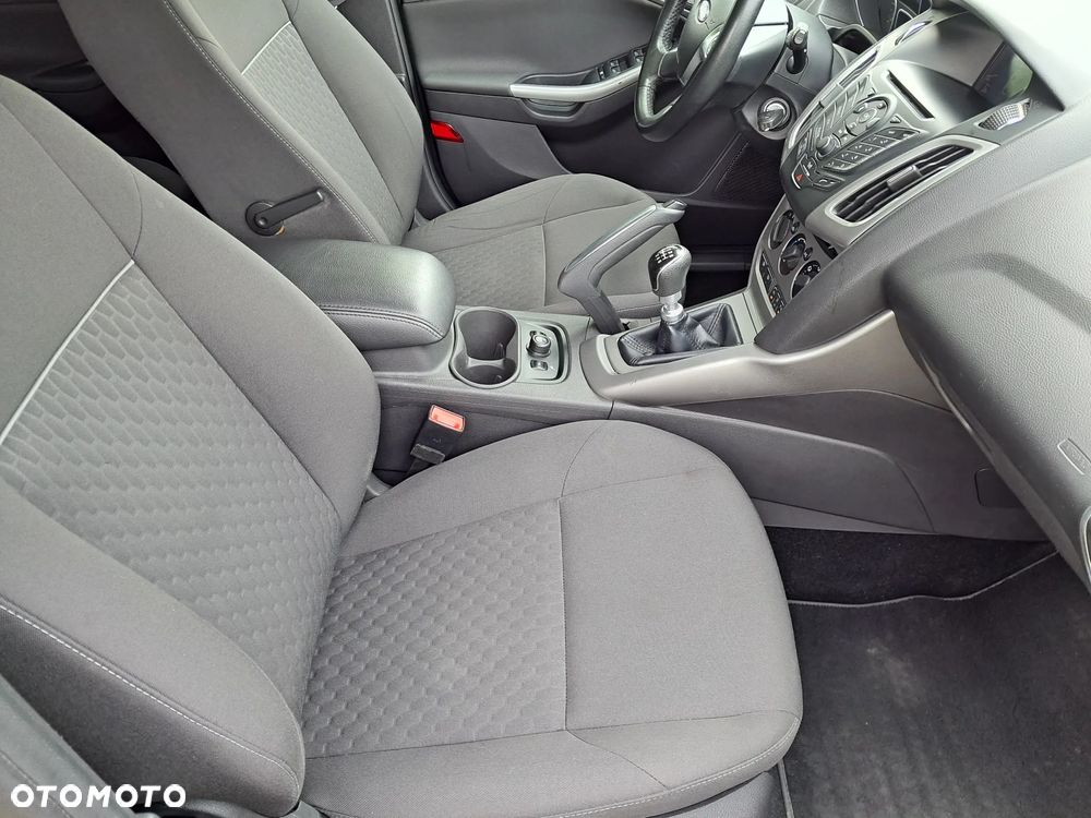 Ford Focus 1.6 TDCi DPF Champions Edition - 14
