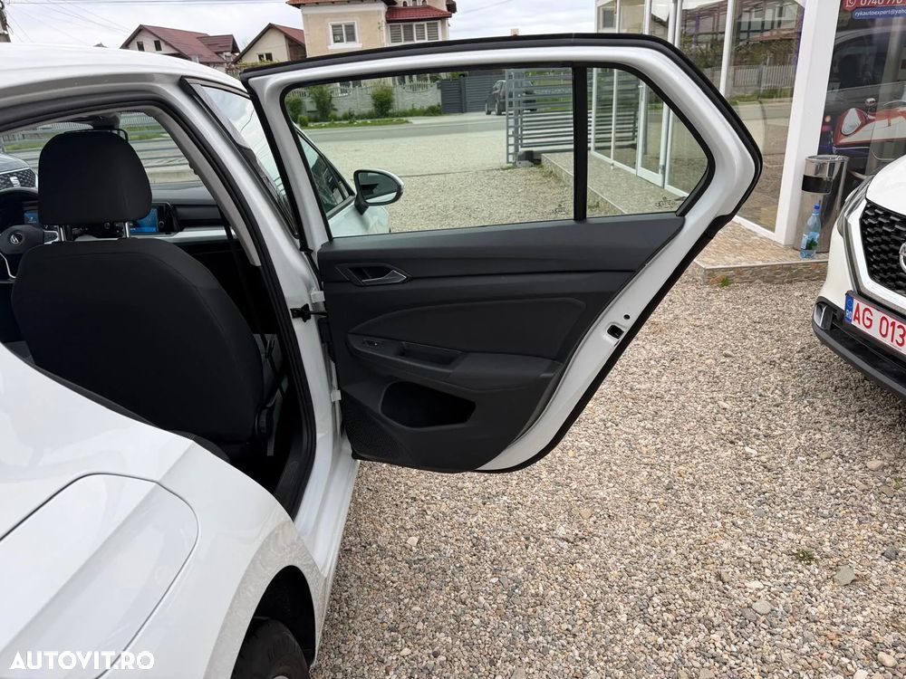 Volkswagen Golf 2.0 TDI SCR Comfortline - 19