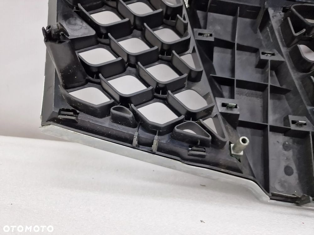 NISSAN NAVARA III D40 / PATHFINDER 05- ATRAPA / GRILL PRZEDNI PRZÓD , NR 62310EBXXX / 62310EB400 , NR AUKCJI GL333 - 18