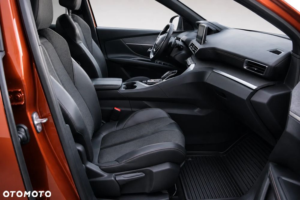 Peugeot 3008 1.6 BlueHDi Allure S&S EAT6 - 7