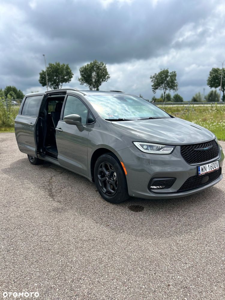 Chrysler Pacifica - 2