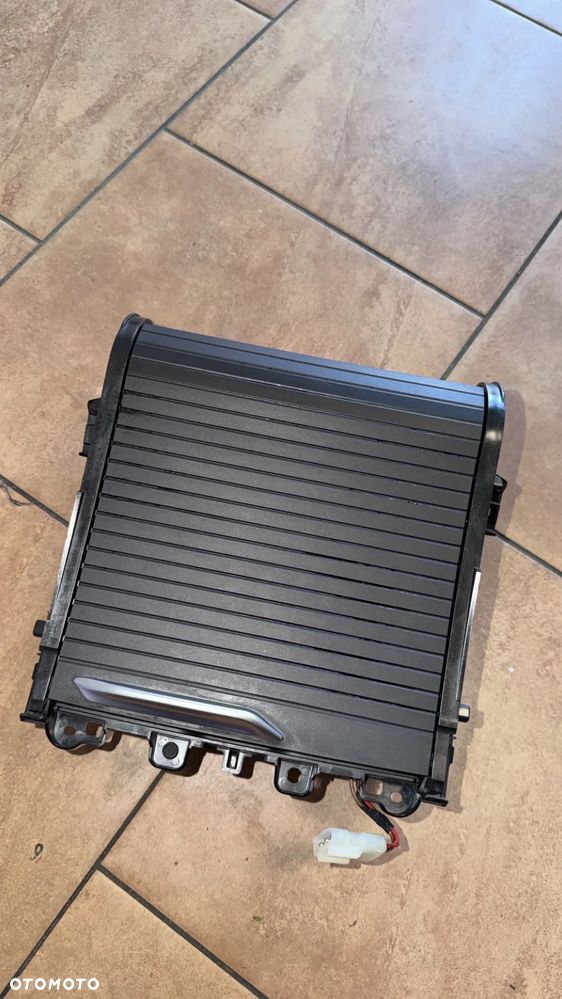 BMW X3 G01 X4 G02 UCHWYT NA KUBKI SCHOWEK ŁADOWARKA 9392685 - 1