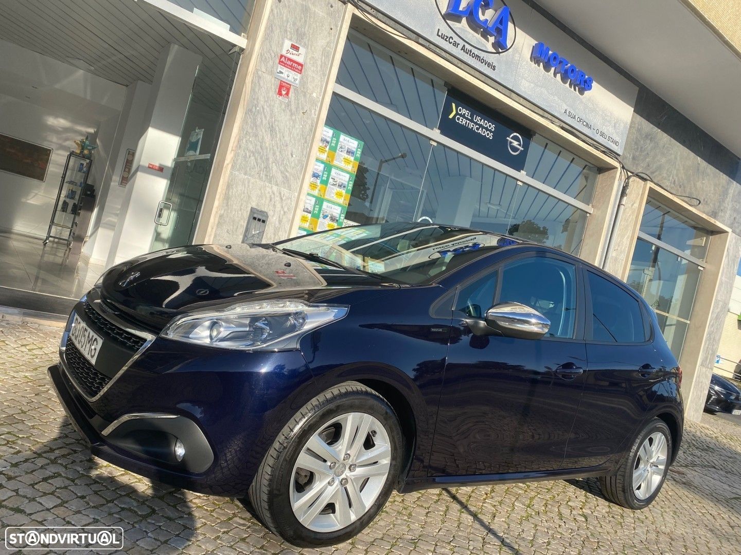 Peugeot 208 1.2 PureTech Signature - 1