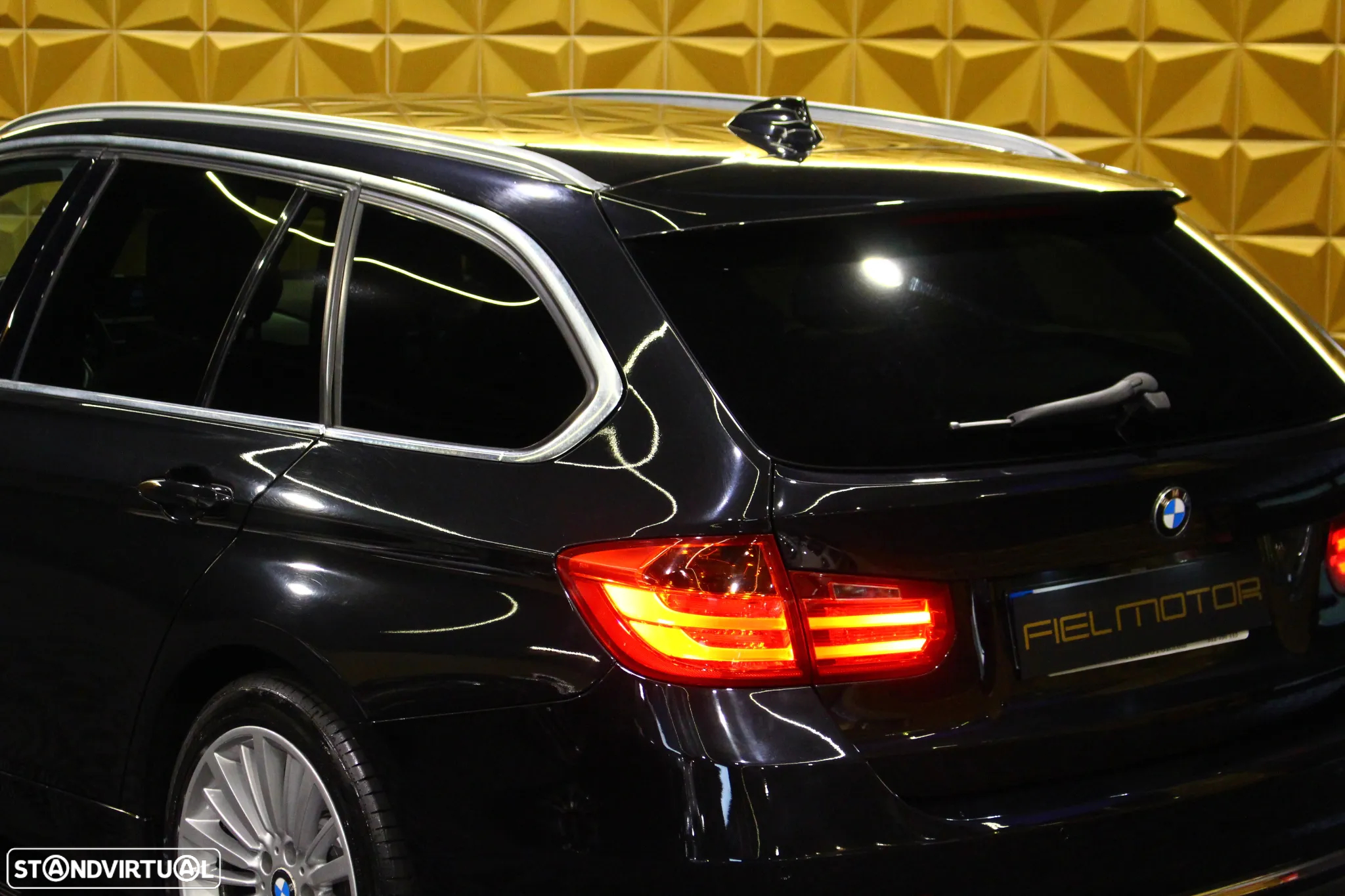 BMW 318 d Touring Auto Line Luxury - 9