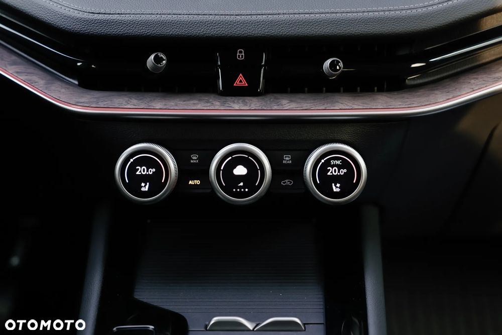 Skoda Superb 2.0 TSI 4x4 L&K DSG - 25