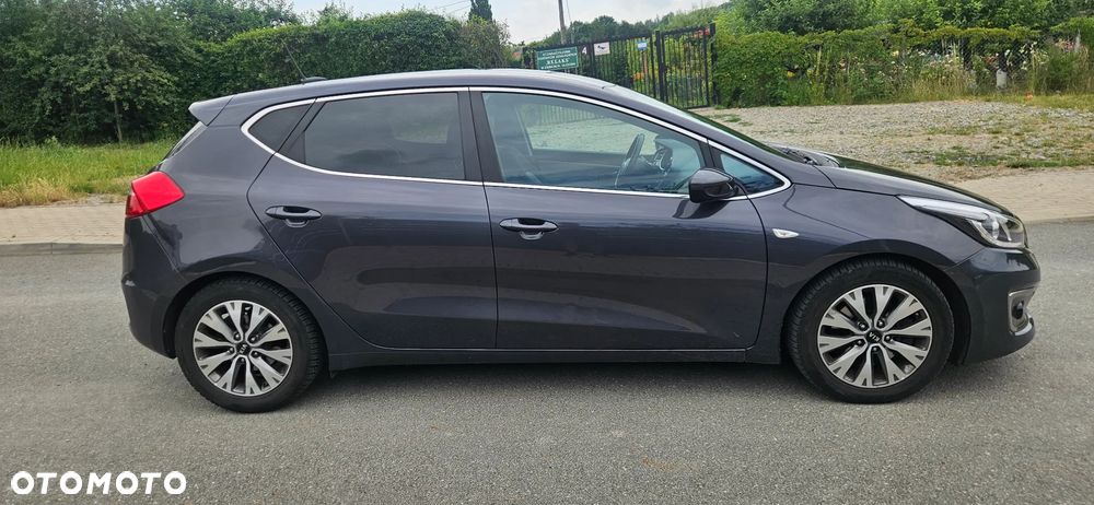Kia Ceed 1.6 CRDi 136 ISG UEFA EURO 2016 - 5