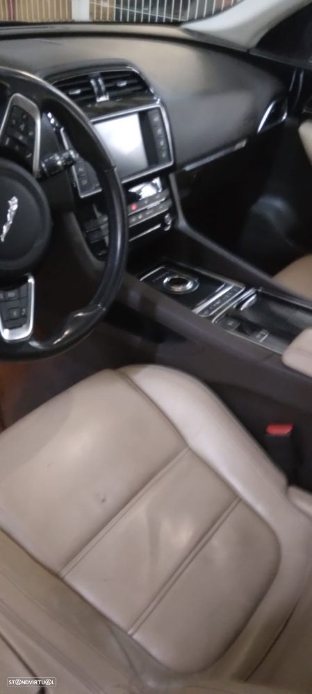 Jaguar F-Pace 2.0 i4D Pure AWD Aut. - 8