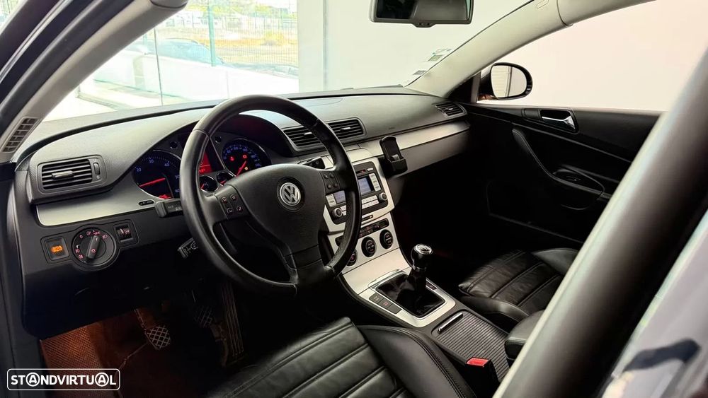 VW Passat 2.0 TDI Sport - 16