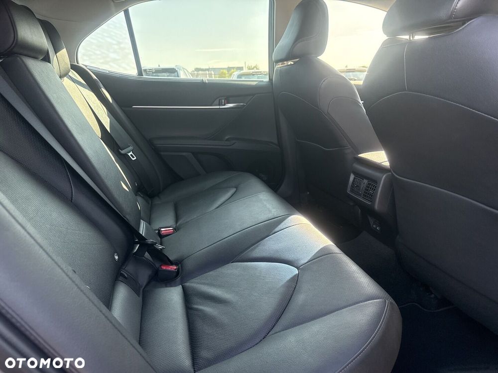 Toyota Camry 2.5 Hybrid Executive CVT - 11