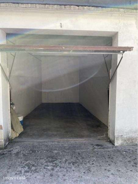 Garagem fechada no Bolhão/Porto (não vende) - Grande imagem: 2/7