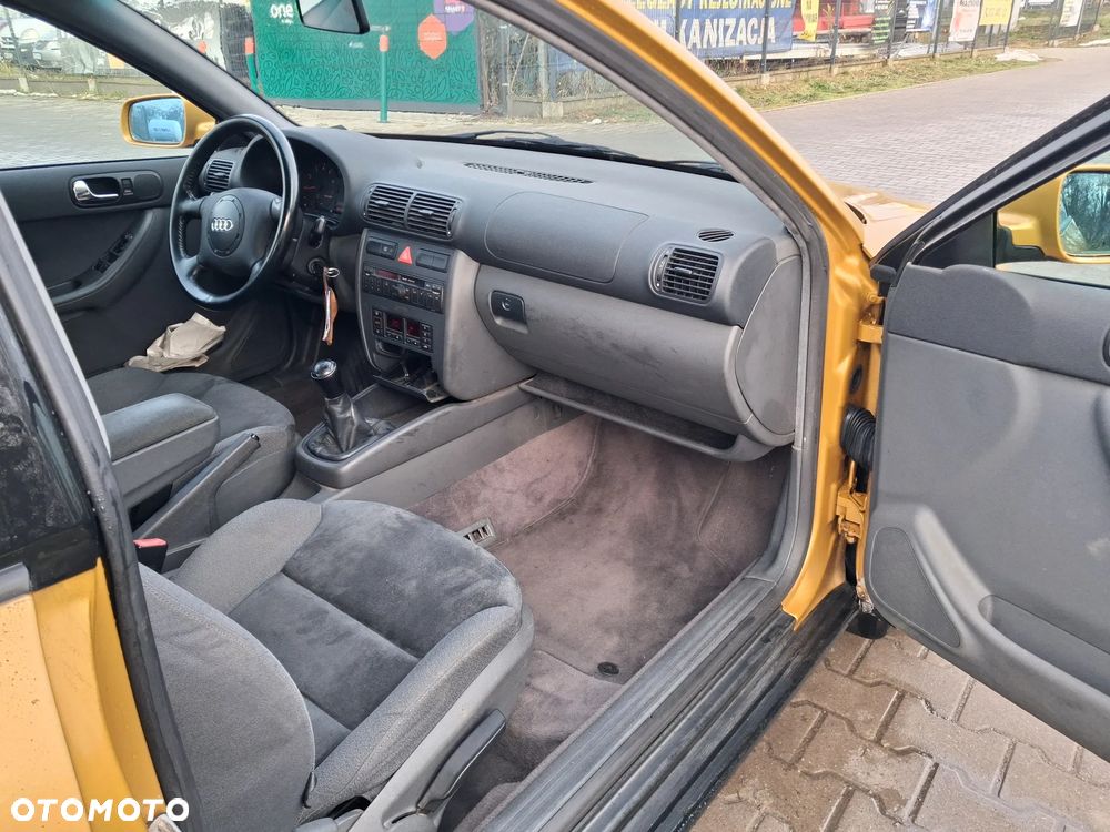 Audi A3 3-drzwiowe 1.6 Ambition - 9