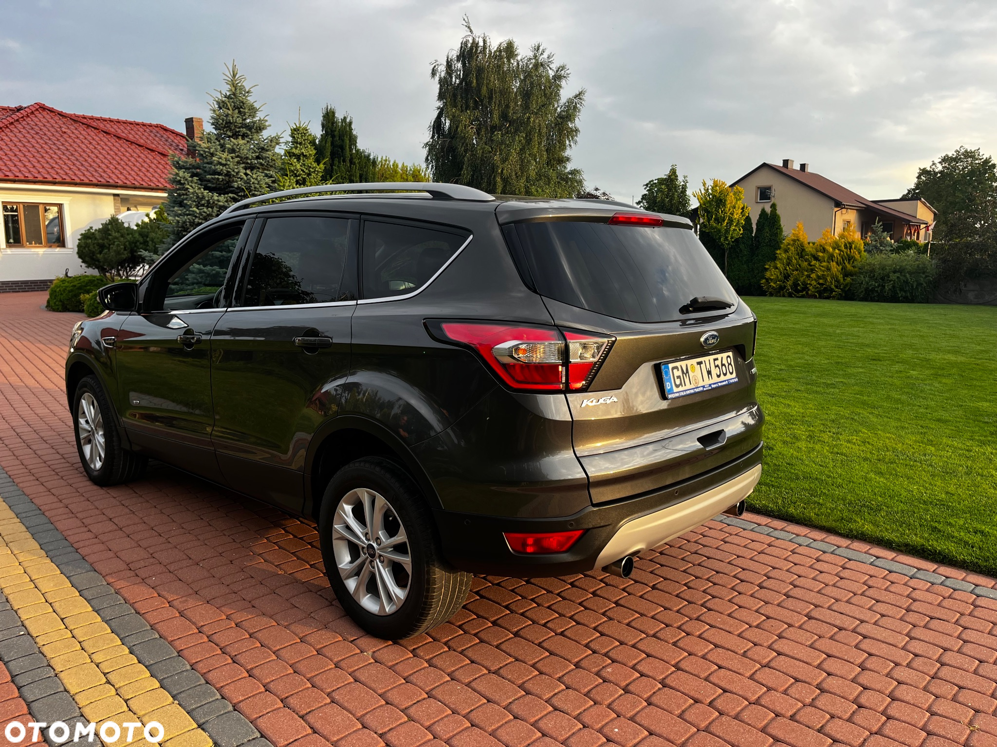Ford Kuga 1.5 EcoBoost AWD Titanium ASS - 4