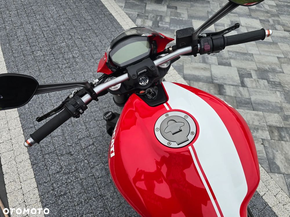 Ducati Monster - 21