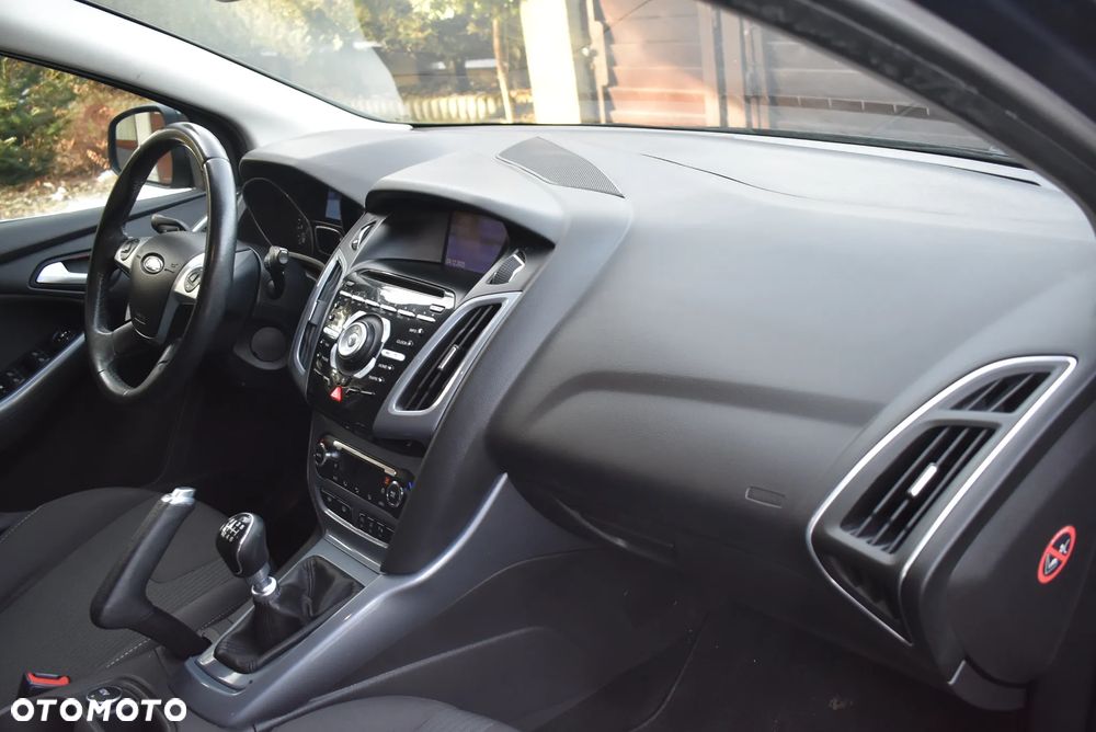Ford Focus 1.6 EcoBoost Titanium - 25