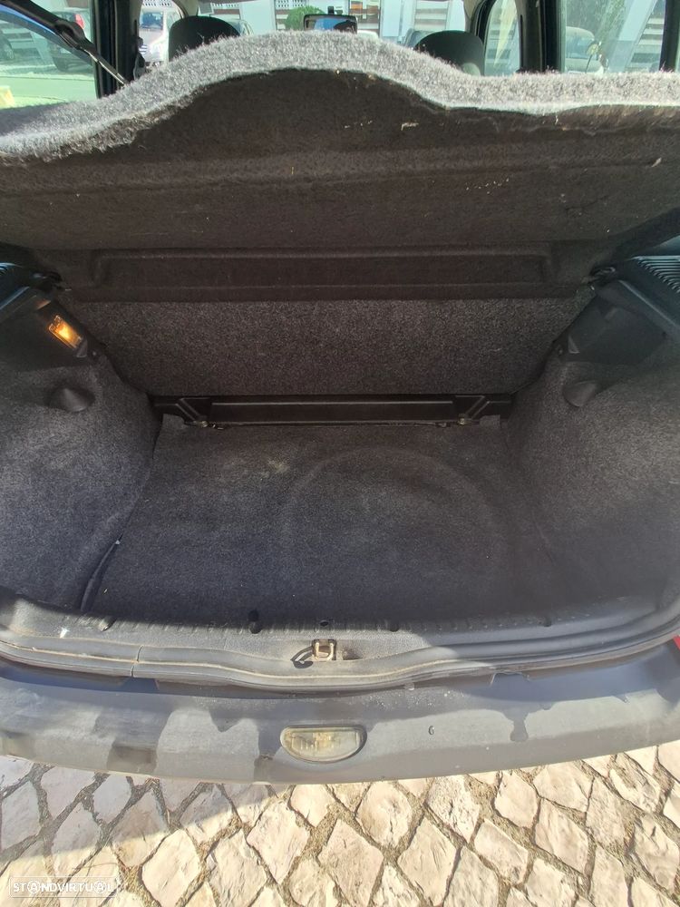 Renault Clio - 10