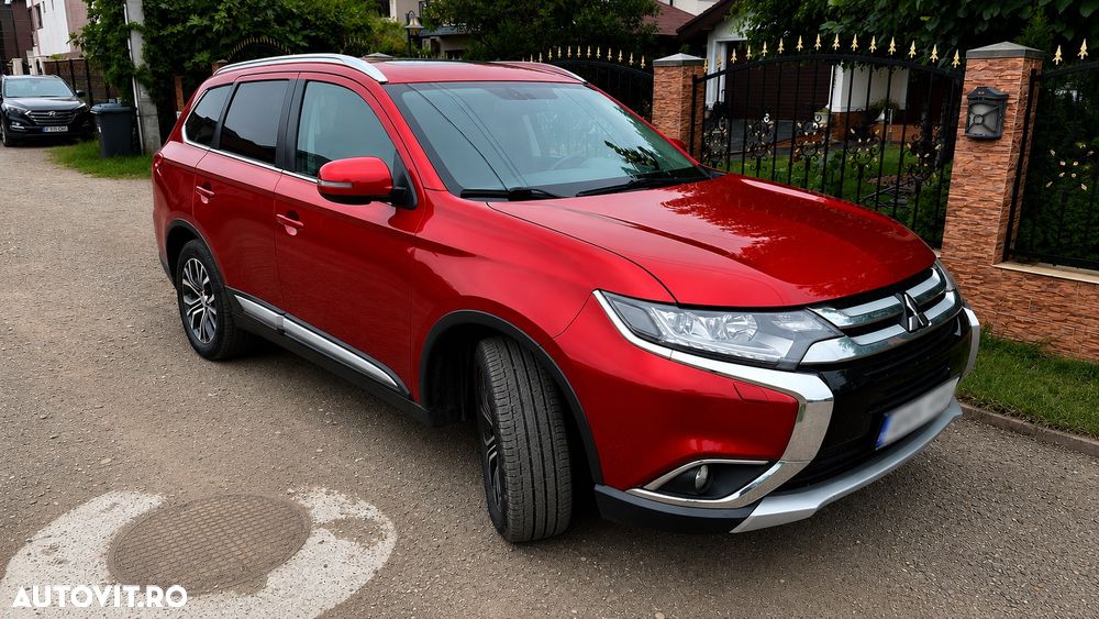 Mitsubishi Outlander - 2