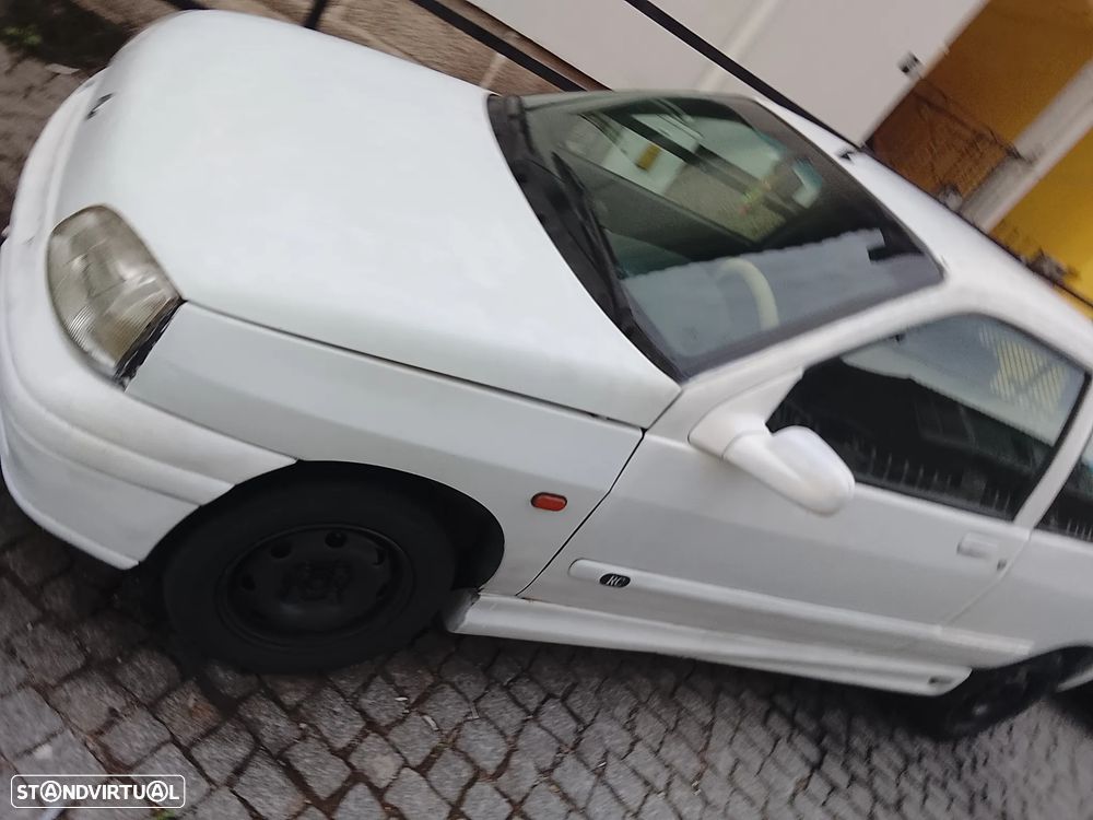 Renault Clio 1.9 D RXE - 3