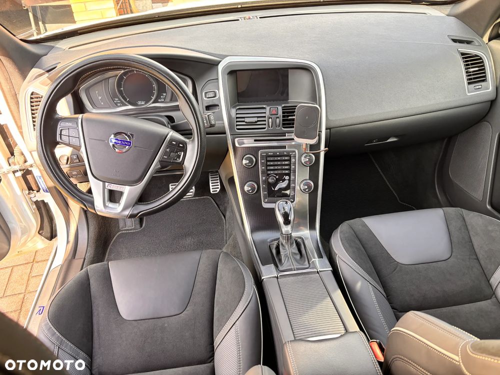Volvo XC 60 D5 AWD Base - 19