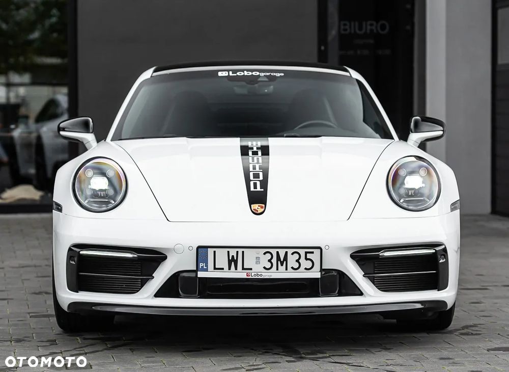 Porsche 911 Carrera - 4