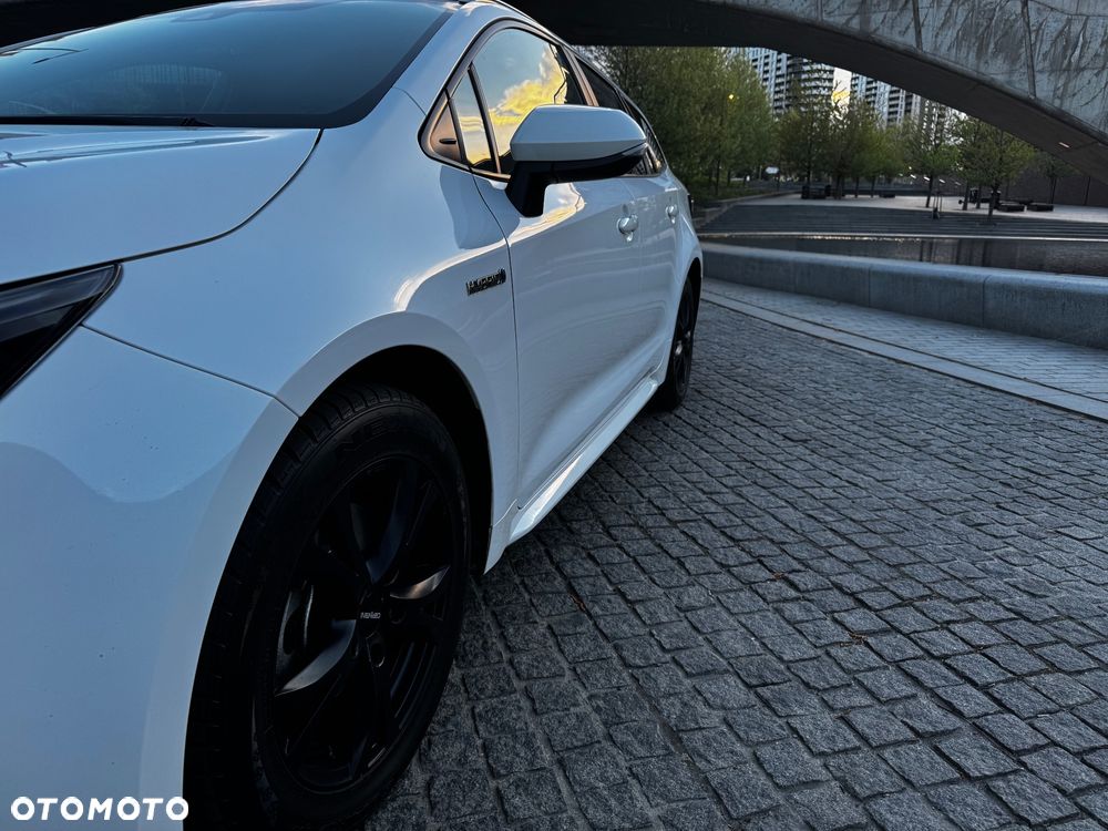 Toyota Corolla 2.0 Hybrid Executive - 16