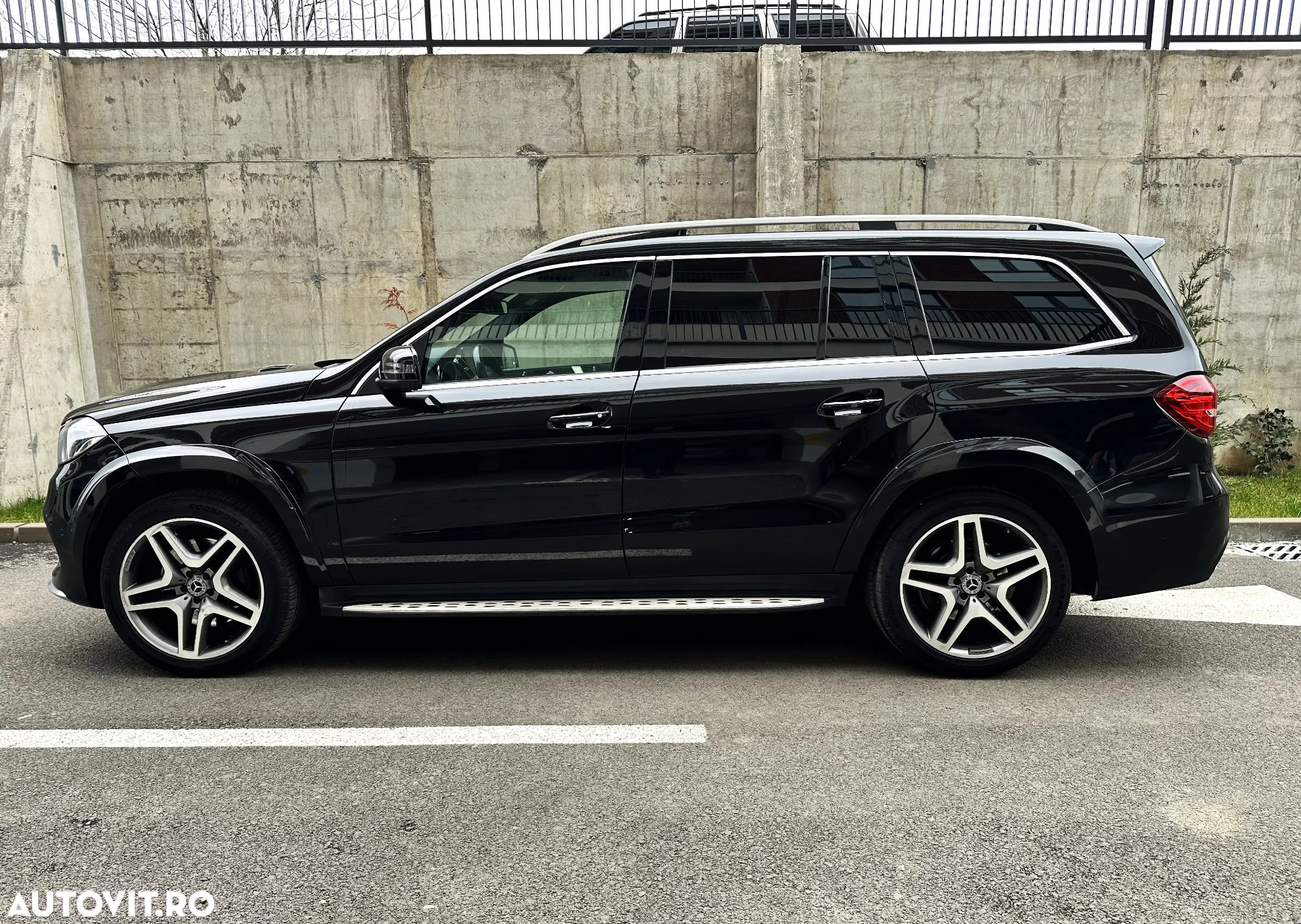 Mercedes-Benz GLS 350 d 4Matic 9G-TRONIC AMG Line - 28