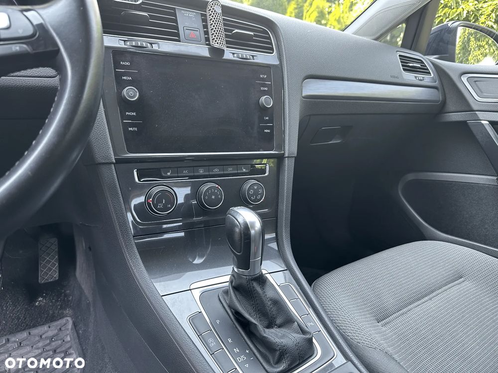 Volkswagen Golf 1.5 TSI BlueMotion ACT DSG Comfortline - 11
